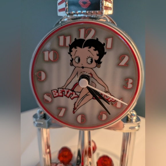 Betty Boop Glass Dome Clock - Picture 7 of 11